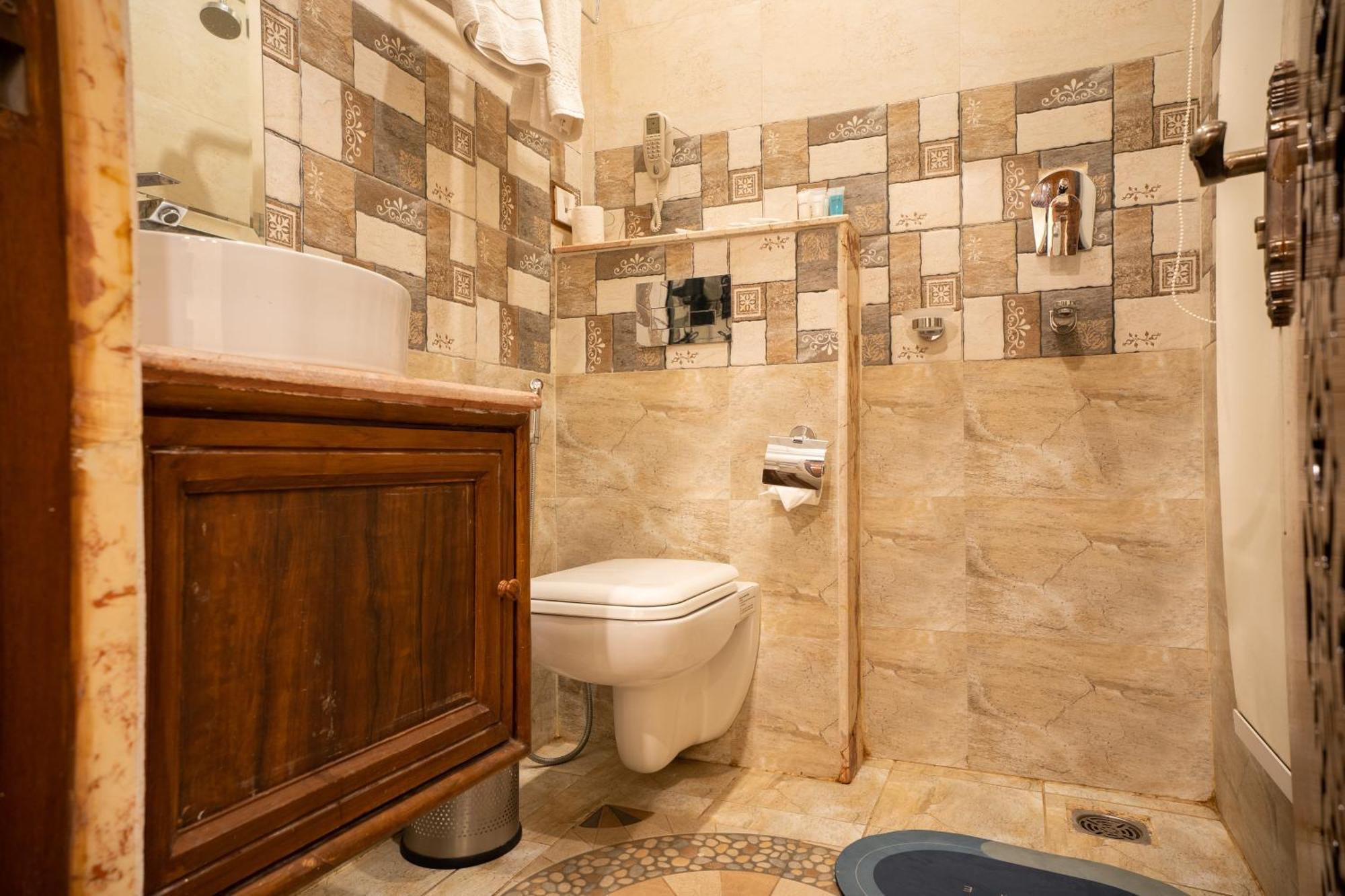 Surya Heritage Hotel Катманду Екстериор снимка