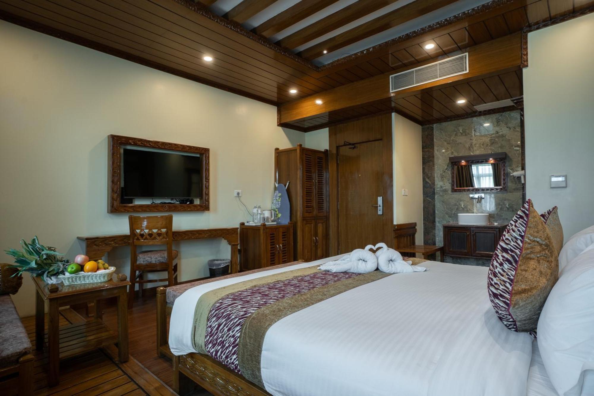 Surya Heritage Hotel Катманду Екстериор снимка