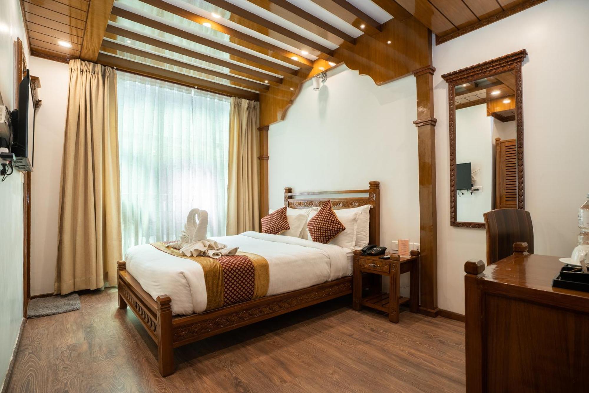 Surya Heritage Hotel Катманду Екстериор снимка